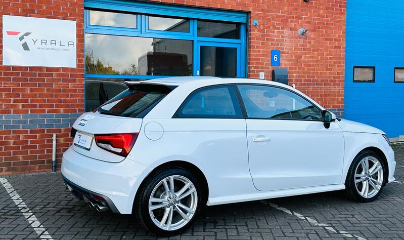 AUDI S1