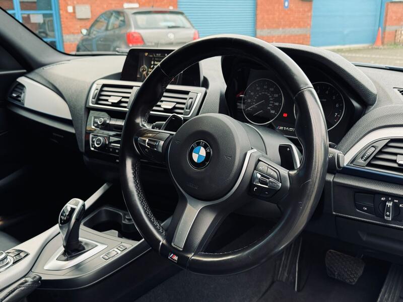 BMW 1 SERIES
