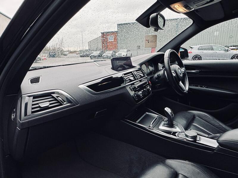 BMW 1 SERIES
