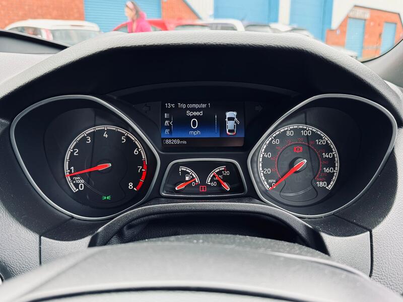 FORD FOCUS