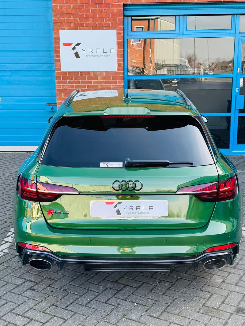 AUDI RS4