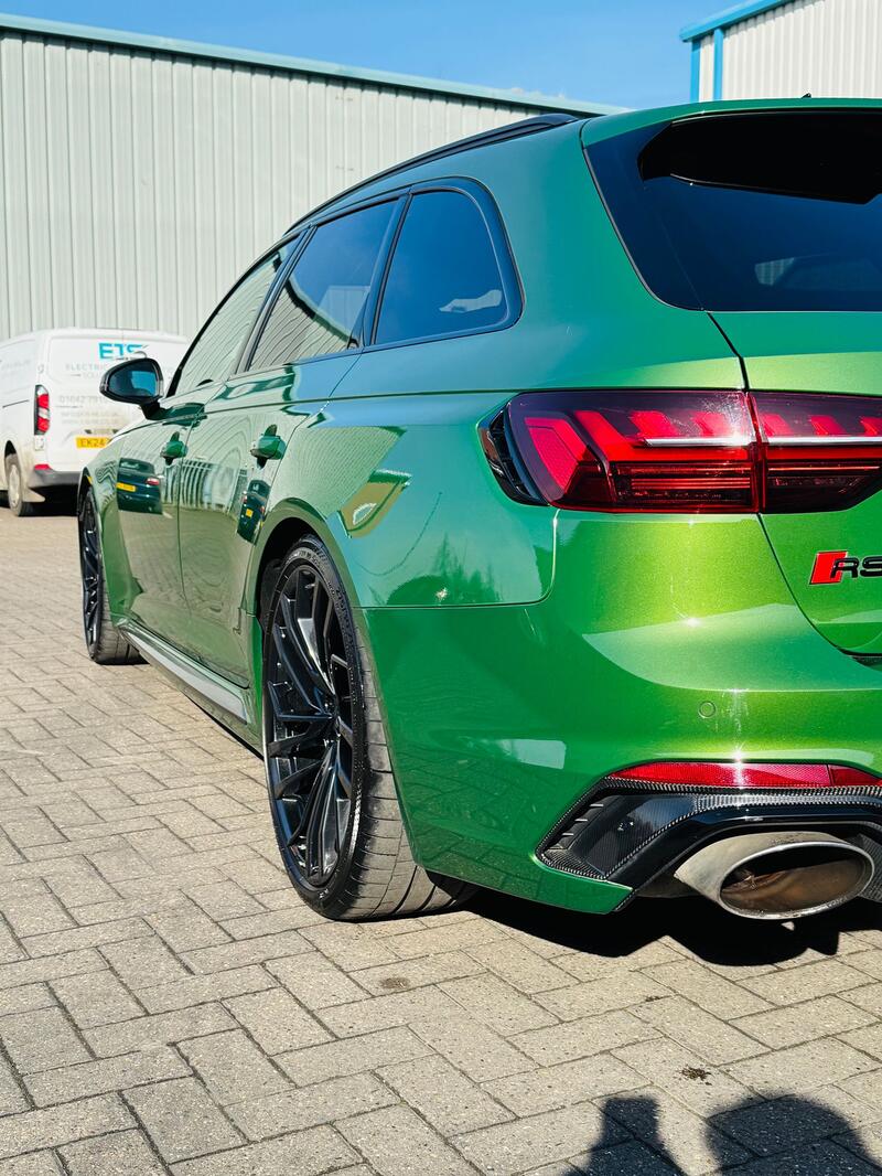 AUDI RS4