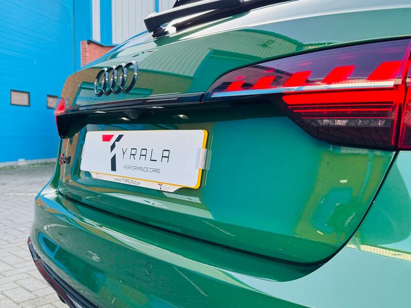 AUDI RS4