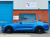 FORD MUSTANG