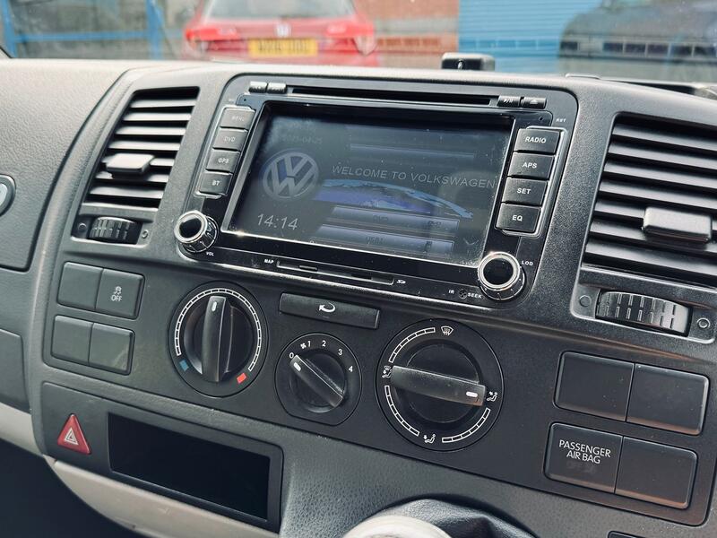 VOLKSWAGEN TRANSPORTER