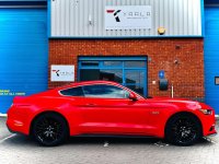 FORD MUSTANG